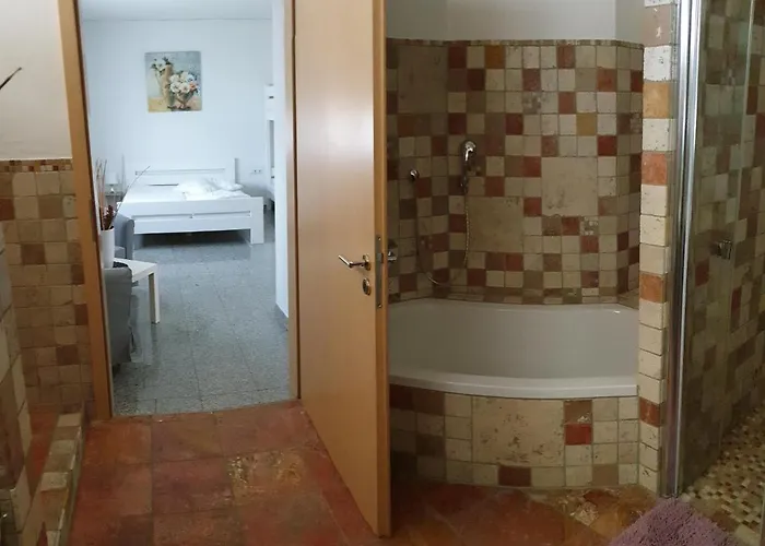 加斯塔斯鲁塔姆酒店 招待所 鲁斯特