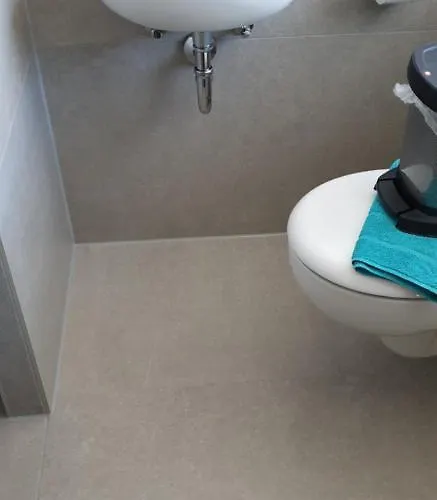 加斯塔斯鲁塔姆酒店 招待所