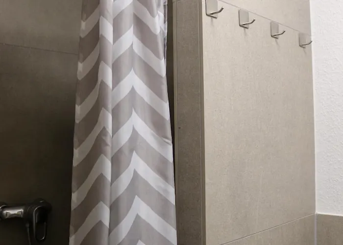 加斯塔斯鲁塔姆酒店 招待所