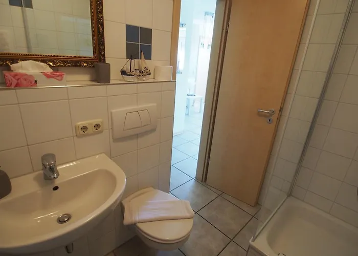 加斯塔斯鲁塔姆酒店 招待所 5*